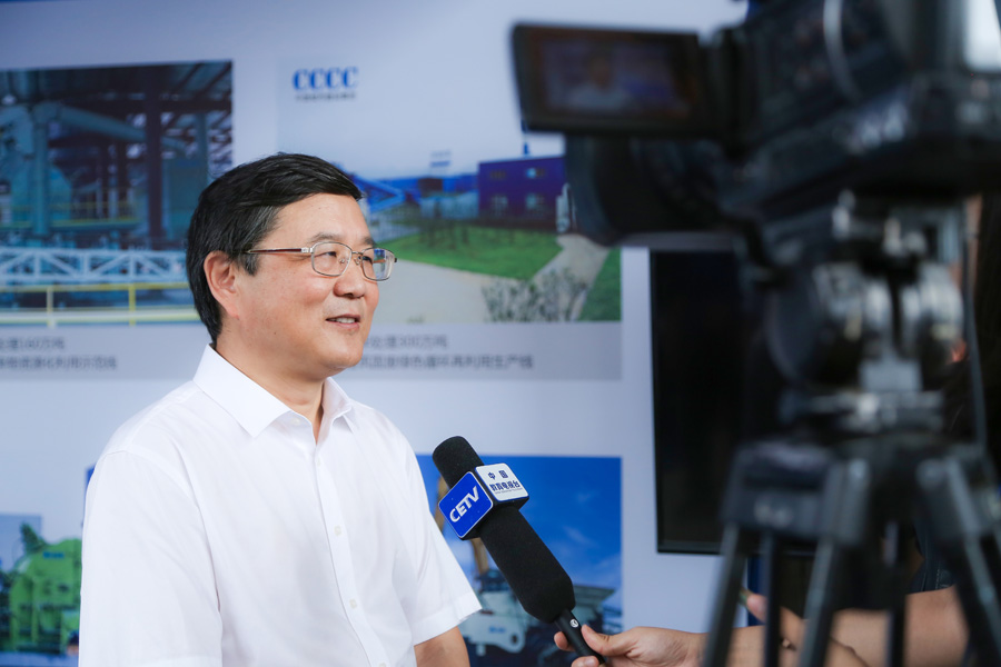 山美股份董事長(zhǎng)楊安民接受中國(guó)教育電視臺(tái)采訪，談建筑垃圾資源化處理