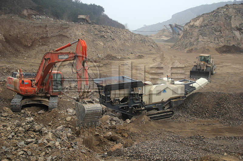 履帶式顎式移動破碎站專破堅硬、強磨蝕性物料