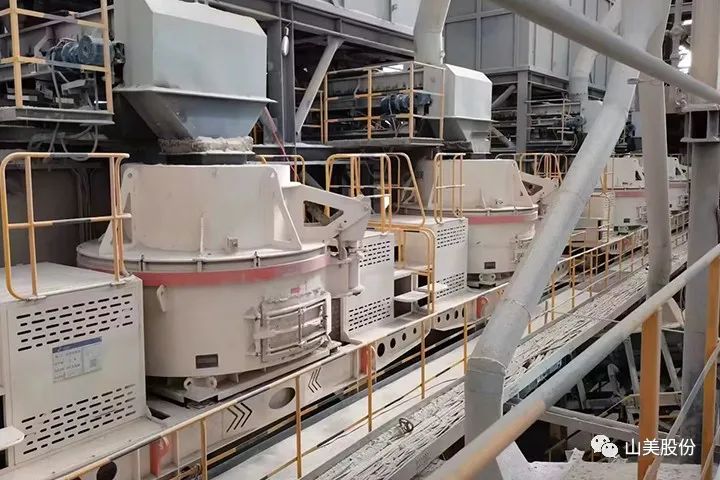砂石協會報道！上海山美大進料、大產量立式沖擊破碎機（制砂機）成功用于東方希望骨料生產線升級改造項目！