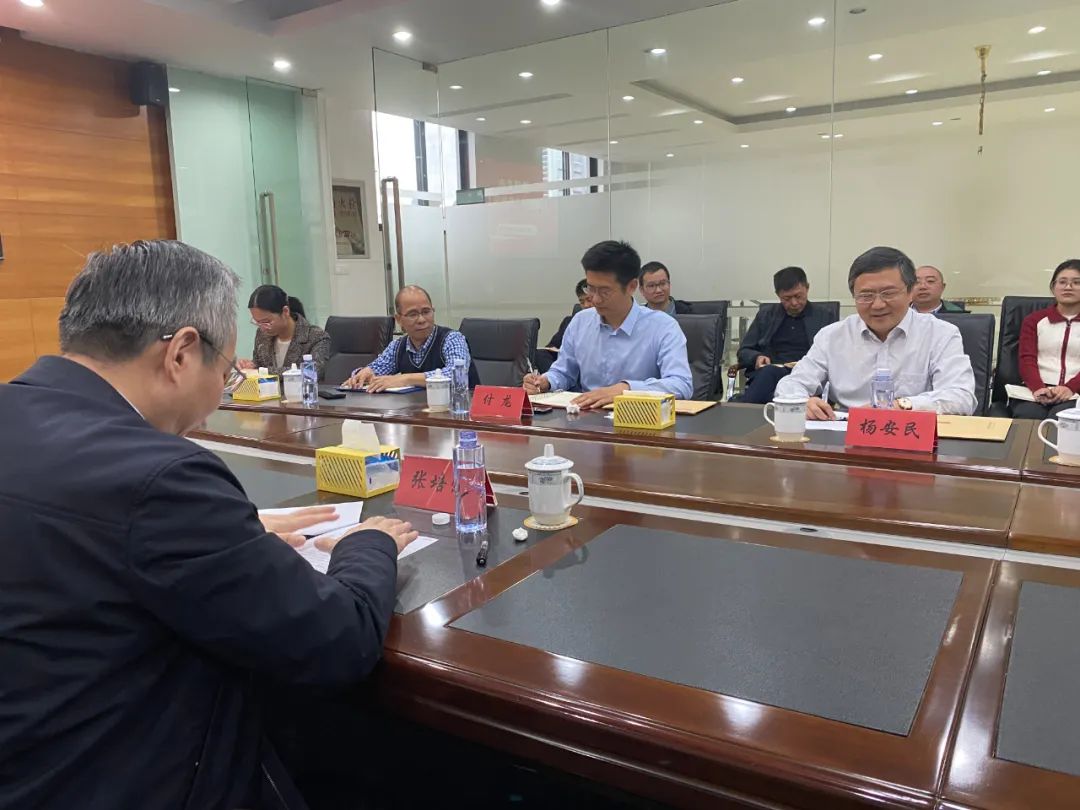 奉賢區(qū)人大常委會黨組書記、主任張培榮一行蒞臨上海山美股份開展“優(yōu)環(huán)境、穩(wěn)經濟”大走訪大調研